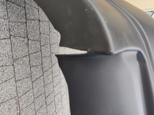 BRANIK ZADNJI BMW E90 05-11 LOOK M3 SENZOR OŠTEĆENO