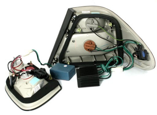 LAMPE FAROVI  ZADNJA LED BMW CLK MERCEDES COUPE+CABRIO