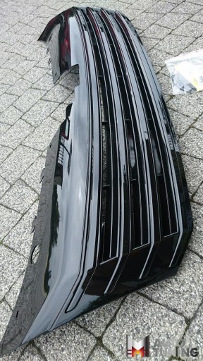 MASKA BEZ ZNAKA VW PASSAT B7 11/10- CRNI SJAJNI