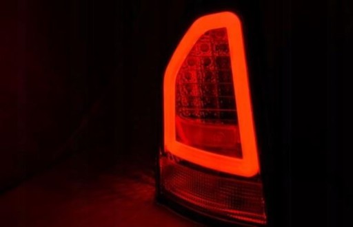 LAMPE FAROVI CHRYSLER 300C 05-08 RED SMOKE LED BAR