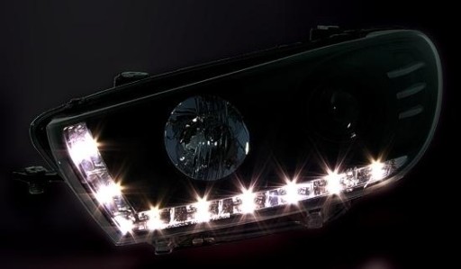 LAMPE FAROVI  PREDNJI DAYLINE VW SCIROCCO 08-14 BLACK