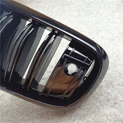MASKA (NERKI) BMW X5 X6 F15 F16 CRNI X5M KAMERA