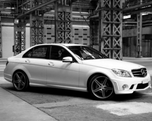 BRANIK MERCEDES W204 07-10 LOOK AMG MAGLENKE