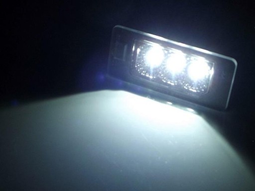 AUDI Q5 / A4 08-10 A5 TT VW PASSAT B6 CREE