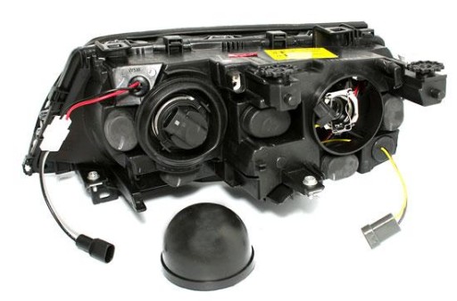 LAMPE FAROVI PREDNJI A.E. BMW E46 01-05 R LIM. CRNE LAMPE FAROVI PREDNJI A.E. BMW E46 01-05 R LIM. CRNE