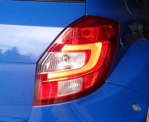 LAMPE FAROVI D. SKODA FABIA 2 07- SMOKE TUBE LIGHT LAMPE FAROVI D. SKODA FABIA 2 07- SMOKE TUBE LIGHT