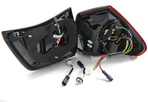 LAMPE FAROVI  ZADNJA LEXUS RX 330/350 03-08 RED SMOKE BLACK