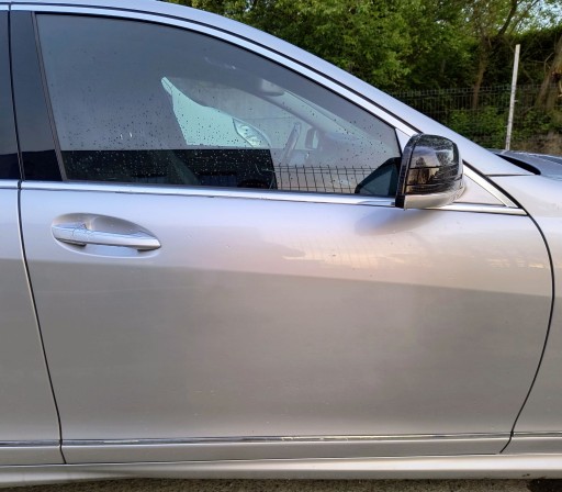 VRATA DESNA STRANA PREDNJA  MERCEDES W221 REDIZAJN KEYLESS STAKLO BRAVA 775