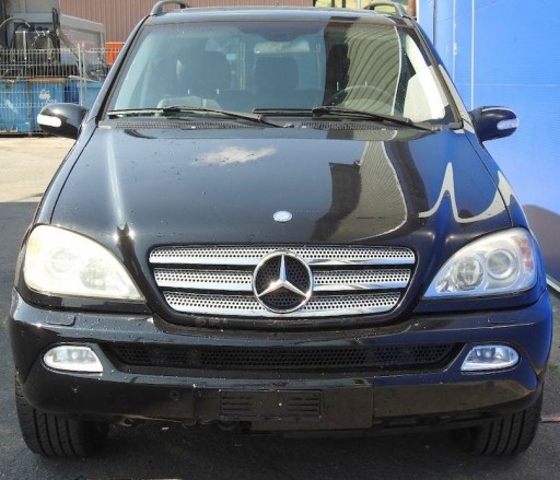 HAUBA BLATOBRAN BRANIK LAMPA FAR VEZNI LIM PREDNJA STRANA MERCEDES ML W163 REDIZAJN 01-