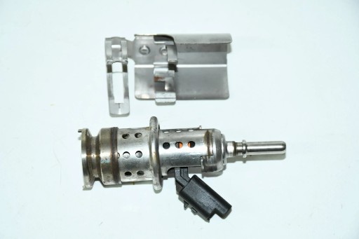 INJEKTOR ADBLUE 9813930180 PEUGEOT 208 2008 II 1.5 BLUEHDI