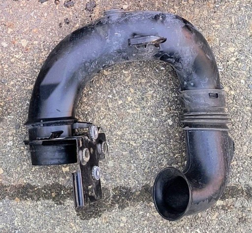 CITROEN DS5 2.0 HDI RUR USISOWA USIS ZRAKA DRŽAČ NOSAČ