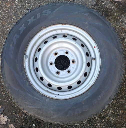 FELGA 16X7J ZAMAŠNJAK REZERVNI KOTAČ GUME MAXXIS VICTRA SNOW SUV 245/70 ISUZU D-MAX II