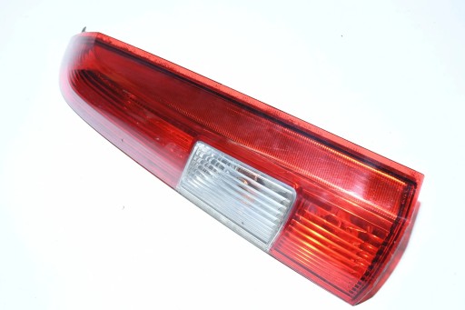 LAMPA FAR DESNA STRANA ZADNJI 9154494 VOLVO V70 XC70 2000- EUROPA
