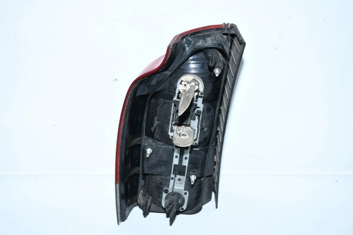 LAMPA FAR DESNA STRANA ZADNJI 9154498 VOLVO V70 XC70 2000- EUROPA