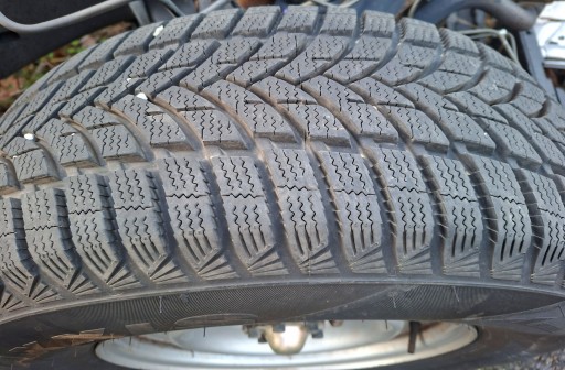 FELGA 16X7J ZAMAŠNJAK REZERVNI KOTAČ GUME MAXXIS VICTRA SNOW SUV 245/70 ISUZU D-MAX II