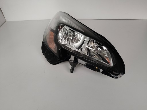 LAMPA FAR DESNA STRANA OPEL CORSA E 14-