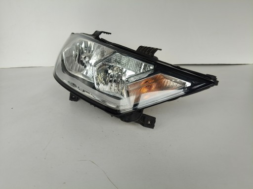 LAMPA FAR DESNA STRANA AUDI A1 II 82A 18-