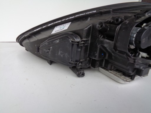 LAMPA FAR DESNA STRANA PORSCHE CAYENNE 7P 7P5 10-14 XENON ZAKRETNI