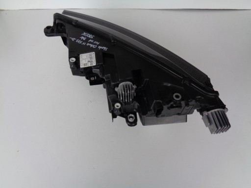 LAMPA FAR DESNA STRANA SKODA OCTAVIA IV 5E3 20- FULL LED