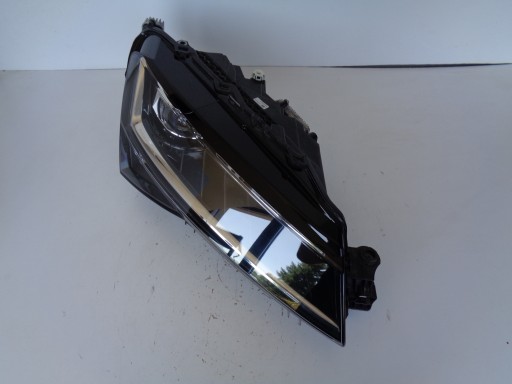 LAMPA FAR DESNA STRANA SKODA SUPERB III 3V 19- REDIZAJN FULL LED