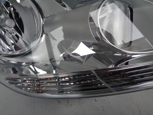 LAMPA FAR DESNA STRANA KIA VENGA 10-