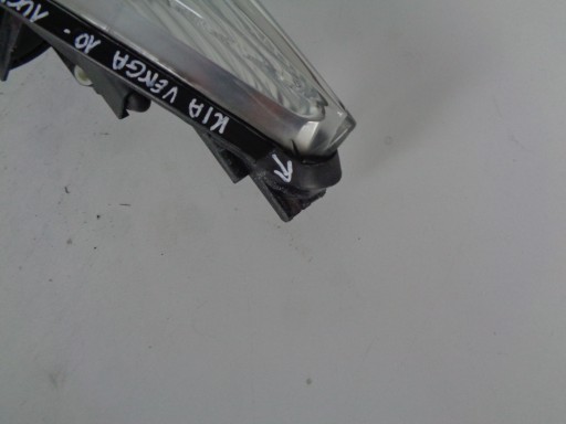 LAMPA FAR DESNA STRANA KIA VENGA 10-