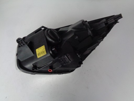 LAMPA FAR DESNA STRANA KIA VENGA 10-