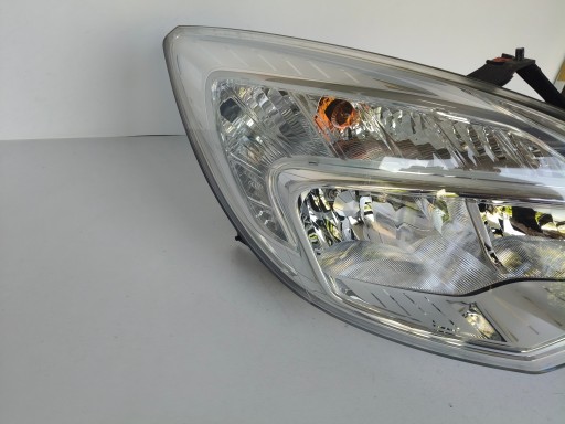 LAMPA FAR DESNA STRANA OPEL MERIVA B 10-13