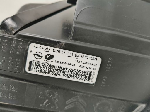 LAMPA FAR DESNA STRANA OPEL VIVARO C 19- ZAFIRA D XENON