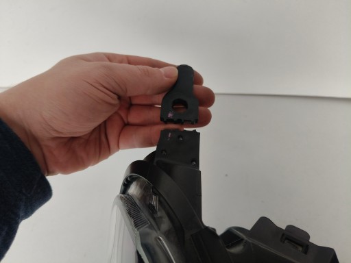 LAMPA FAR DESNA STRANA OPEL VIVARO C 19- ZAFIRA D XENON