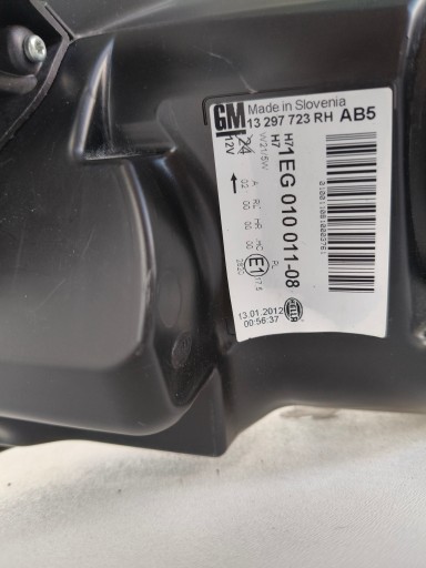LAMPA FAR DESNA STRANA OPEL ASTRA J 09- TAMNA