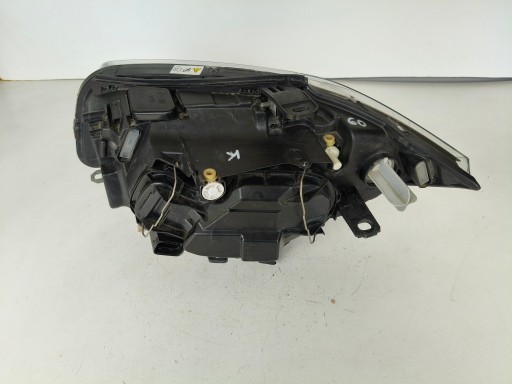 LAMPA FAR DESNA STRANA BMW 1 E81 E87 07-10 REDIZAJN XENON ZAKRETNI LAMPA FAR DESNA STRANA BMW 1 E81 E87 07-10 REDIZAJN XENON ZAKRETNI