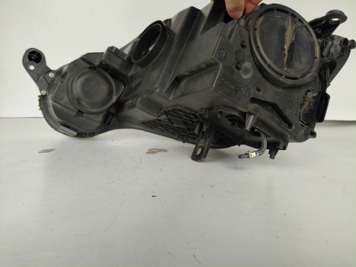 LAMPA FAR DESNA STRANA SKODA YETI 5L 5L0 09-13 XENON LAMPA FAR DESNA STRANA SKODA YETI 5L 5L0 09-13 XENON