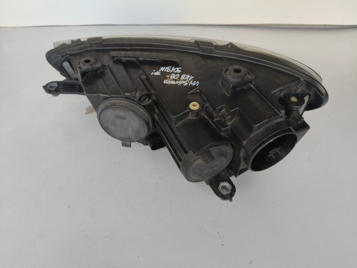 LAMPA FAR DESNA STRANA VW SCIROCCO 1K8 08-