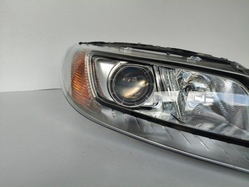LAMPA FAR DESNA STRANA VOLVO S80 V70 13- REDIZAJN XENON LED ZAKRETNI
