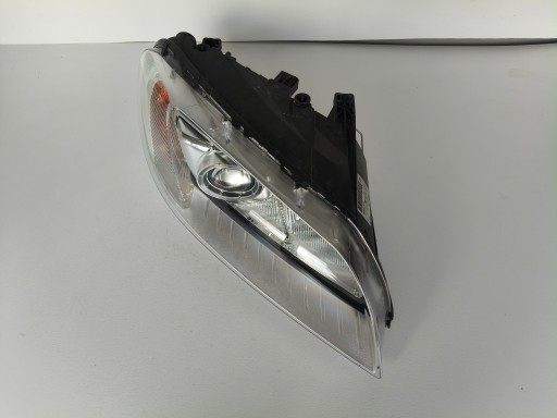 LAMPA FAR DESNA STRANA VOLVO S80 V70 13- REDIZAJN XENON LED ZAKRETNI