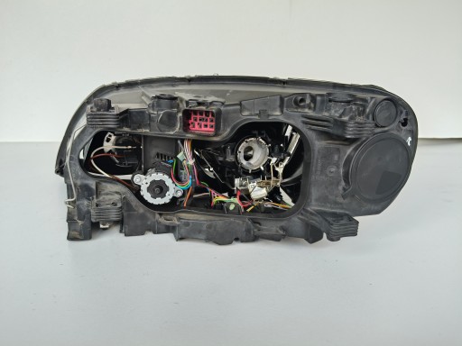 LAMPA FAR DESNA STRANA VOLVO S80 V70 13- REDIZAJN XENON LED ZAKRETNI