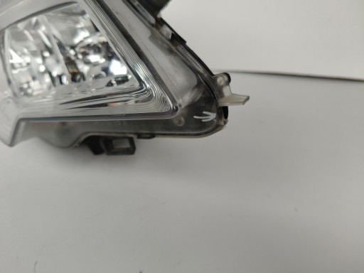 LAMPA FAR DESNA STRANA OPEL MERIVA B 10-13