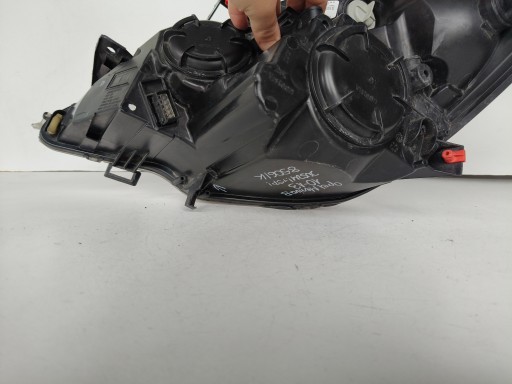 LAMPA FAR DESNA STRANA OPEL MERIVA B 10-13