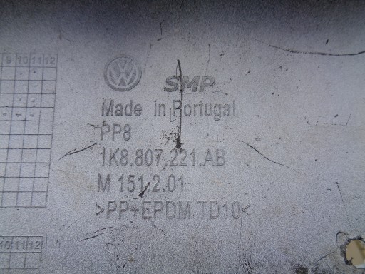 BRANIK PREDNJA STRANA VW SCIROCCO R R20 1K8 REDIZAJN NR 41195
