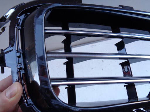 MREŽICA BRANIKA DESNA STRANA VW TOUAREG 7P6 14- REDIZAJN R-LINE