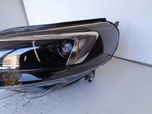 LAMPA FAR LIJEVA STRANA OPEL VIVARO C 19- ZAFIRA D XENON