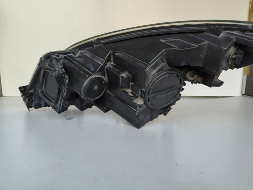 LAMPA FAR DESNA STRANA OPEL ZAFIRA C 12-16