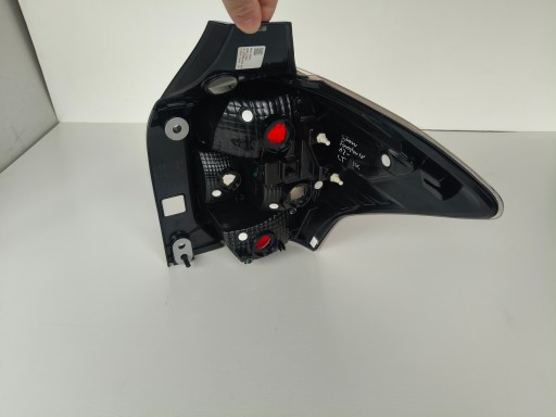 LAMPA FAR LIJEVA STRANA ZADNJA SUBARU FORESTER IV 12-