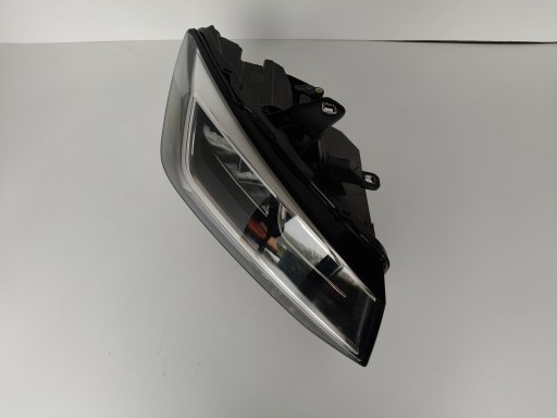 LAMPA FAR DESNA STRANA AUDI Q2 81A REDIZAJN FULL LED