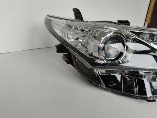 LAMPA FAR DESNA STRANA TOYOTA AURIS II 12-15 LED LAMPA FAR DESNA STRANA TOYOTA AURIS II 12-15 LED