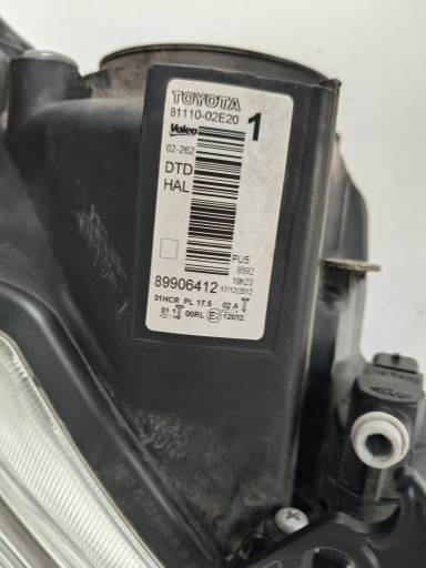 LAMPA FAR DESNA STRANA TOYOTA AURIS II 12-15 LED LAMPA FAR DESNA STRANA TOYOTA AURIS II 12-15 LED