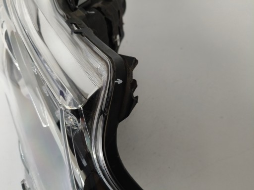 LAMPA FAR DESNA STRANA TOYOTA AURIS II 12-15 LED LAMPA FAR DESNA STRANA TOYOTA AURIS II 12-15 LED