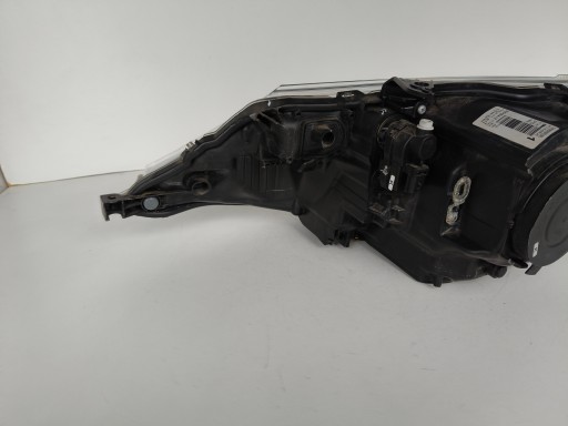 LAMPA FAR DESNA STRANA TOYOTA AURIS II 12-15 LED LAMPA FAR DESNA STRANA TOYOTA AURIS II 12-15 LED