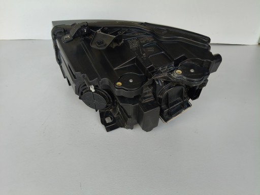 LAMPA FAR DESNA STRANA AUDI Q2 81A 16-